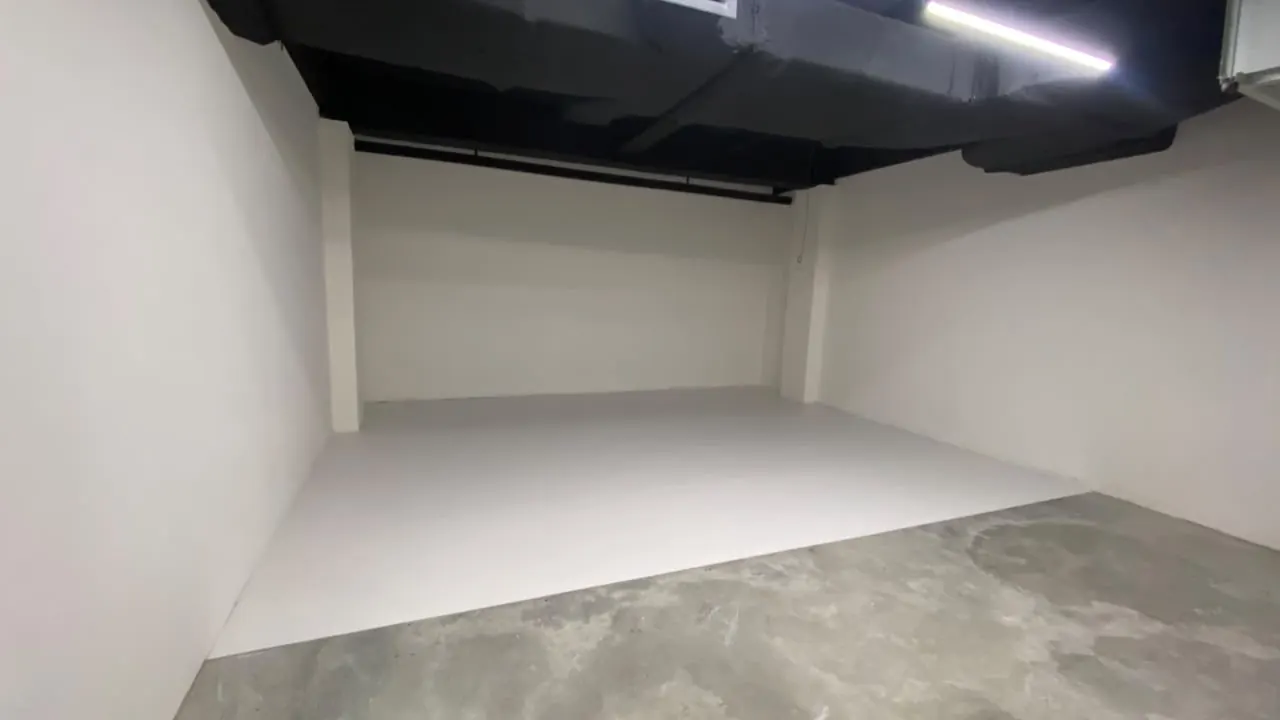 Kondisi lantai beton polos sebelum dilapisi epoxy